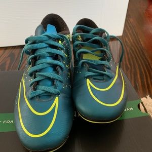 NIKE MERCURIAL SPLATTER PAINT SOCCER CLEATS